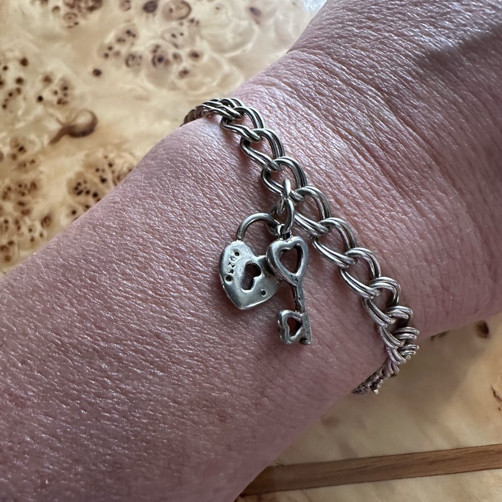 Vintage Solid Sterling Silver Charm Bracelet Diva… - image 3